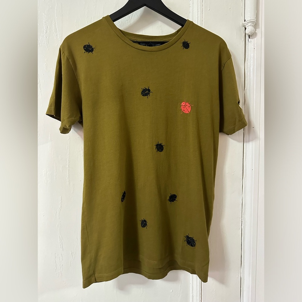 Embroidery T-shirt